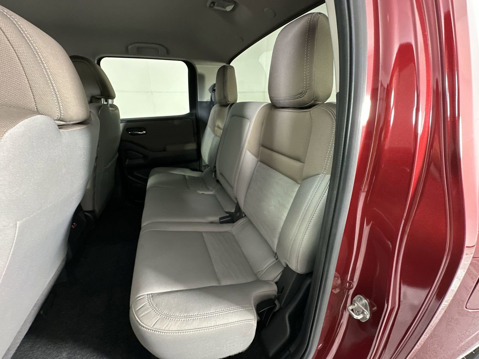 Used 2023 Nissan Frontier SV w/ Technology Package RWD image 22