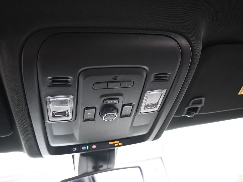 Used 2022 Chevrolet Tahoe LT w/ Luxury Package image 34