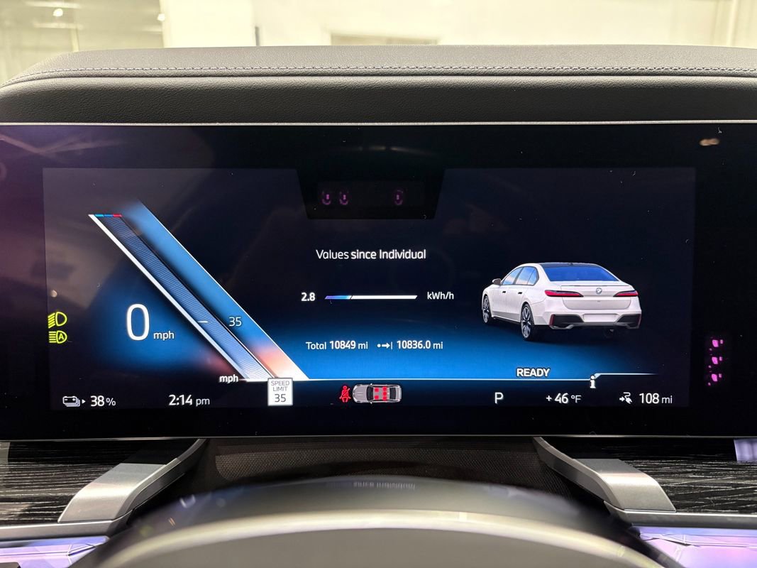 Used 2024 BMW i7 xDrive60 image 16