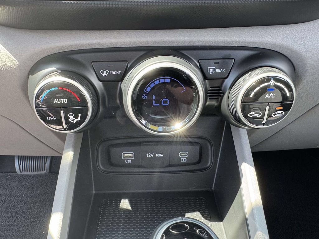 Used 2023 Hyundai Venue SEL w/ Cargo Package FWD image 29