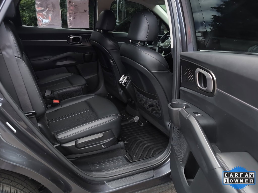 Used 2023 Kia Sorento EX image 58