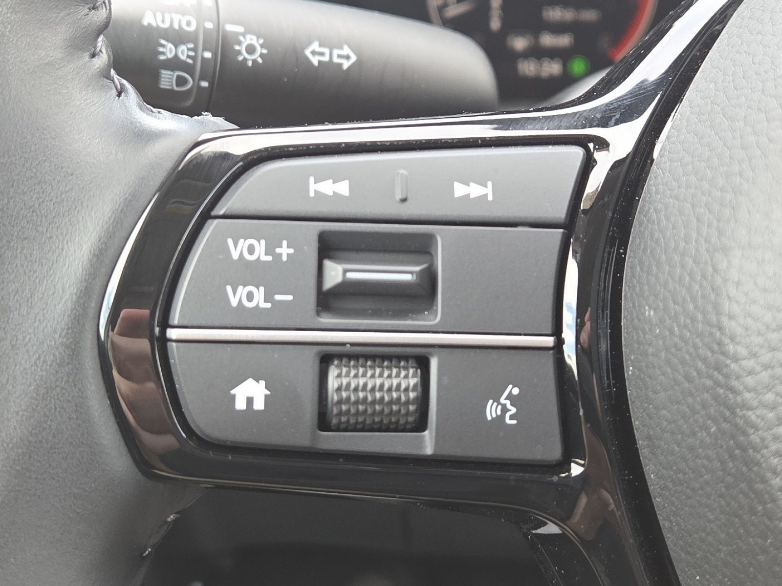 Used 2025 Honda CR-V EX-L image 32