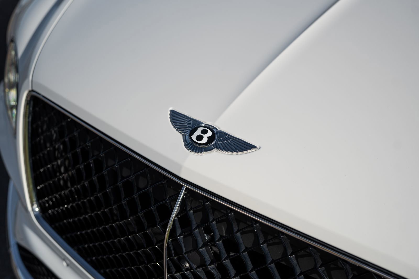 Certified 2025 Bentley Bentayga image 14