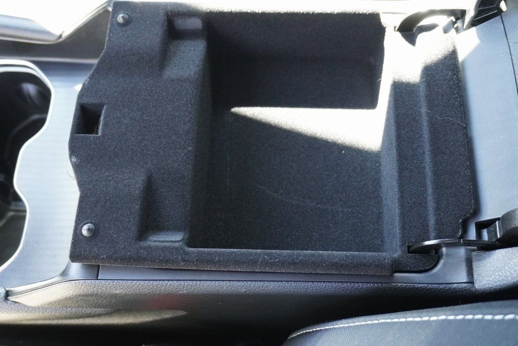 Used 2024 Jeep Grand Cherokee Laredo image 21