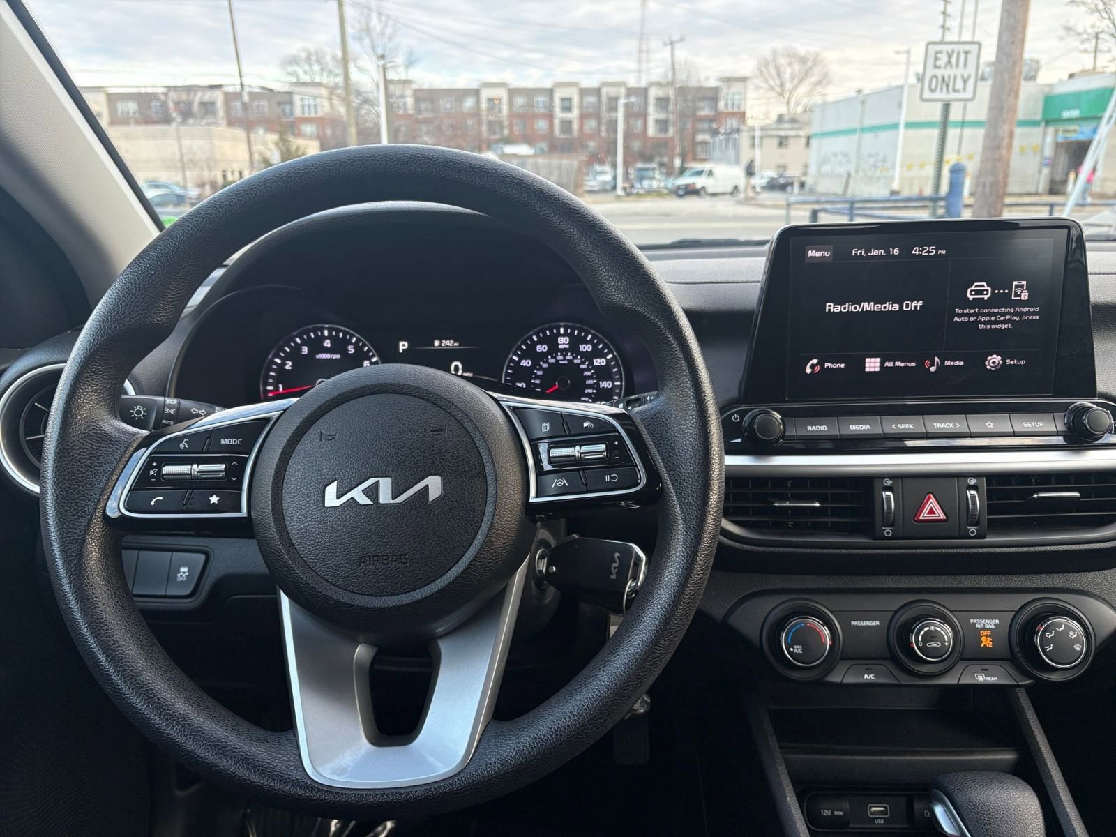 Used 2024 Kia Forte LXS image 32