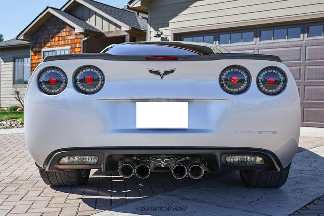 Used 2010 Chevrolet Corvette Coupe w/ 1LT RWD image 7