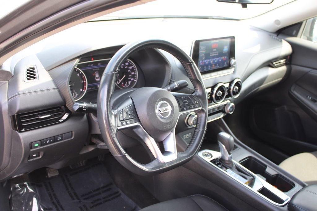 Used 2022 Nissan Sentra SV image 17