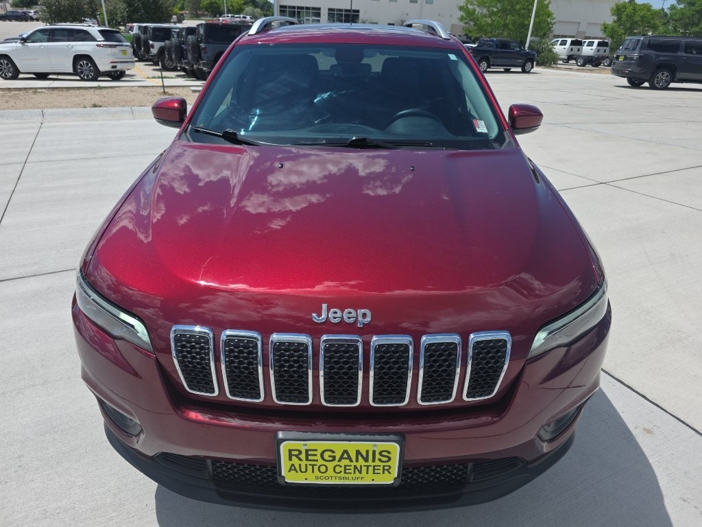 Used 2019 Jeep Cherokee Latitude Plus w/ Comfort/Convenience Group AWD/4WD image 2