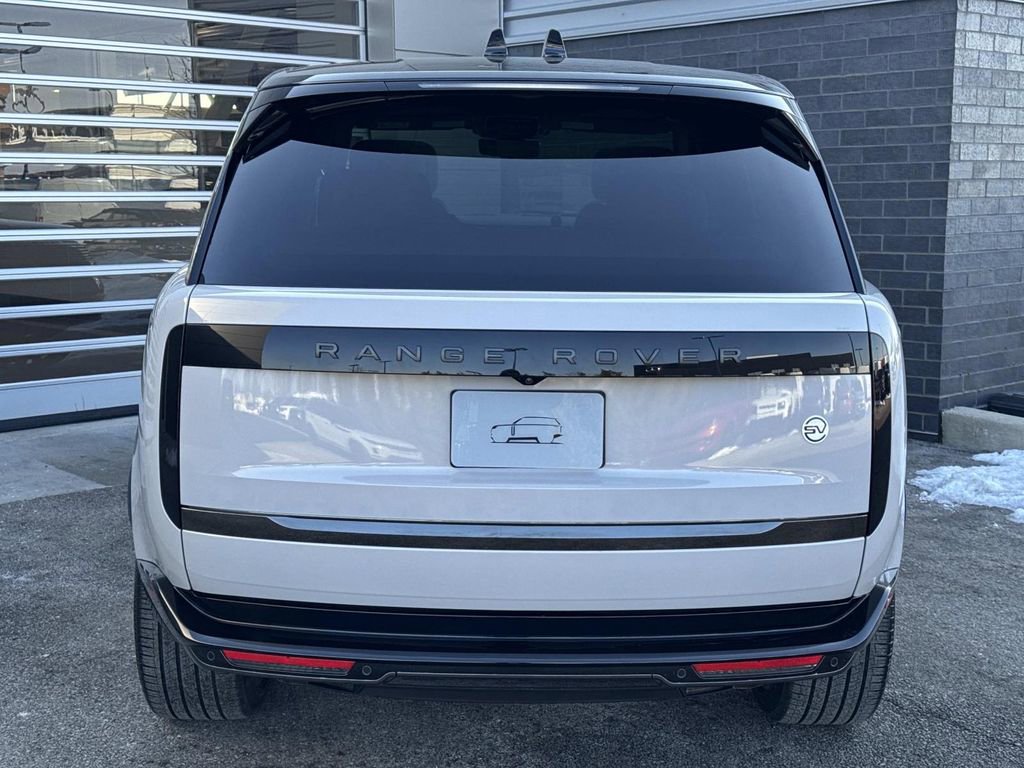 New 2026 Land Rover Range Rover SV image 4