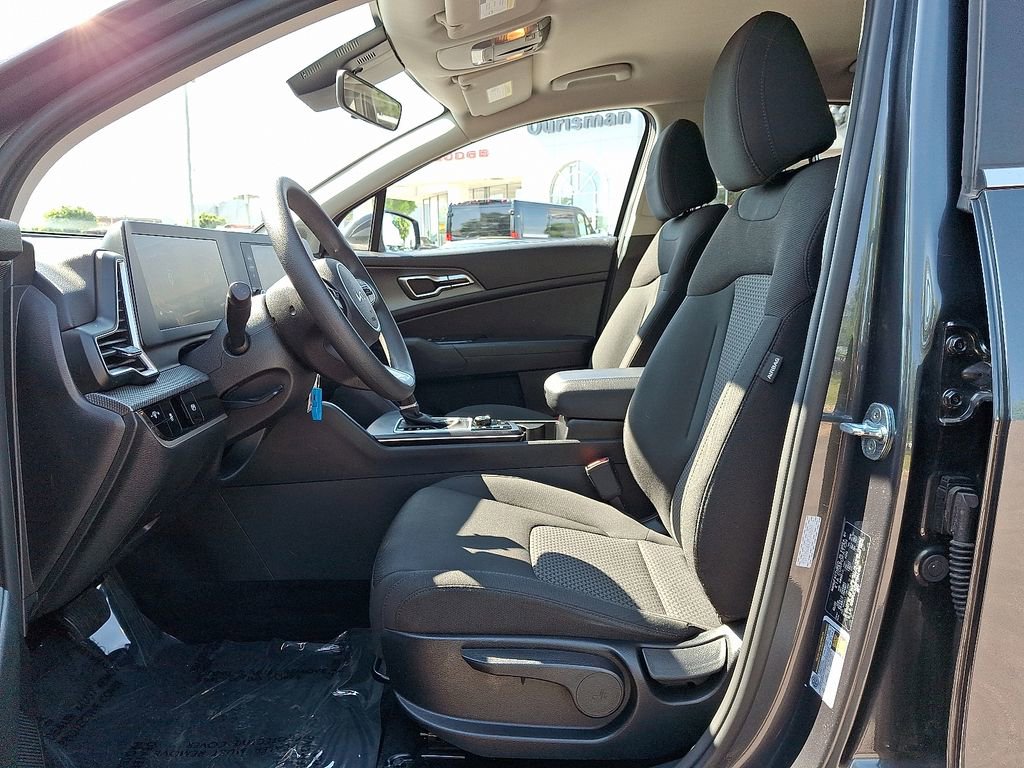 Used 2023 Kia Sportage LX AWD/4WD image 13