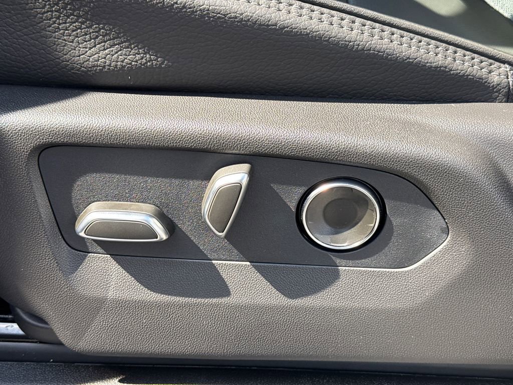 New 2026 GMC Yukon XL Denali w/ Denali Reserve Package image 18