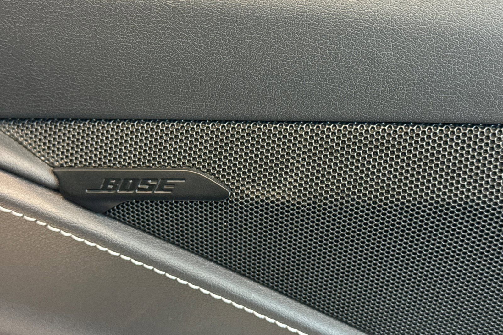 Used 2022 Chevrolet Corvette Stingray Convertible w/ Z51 Performance Package image 19