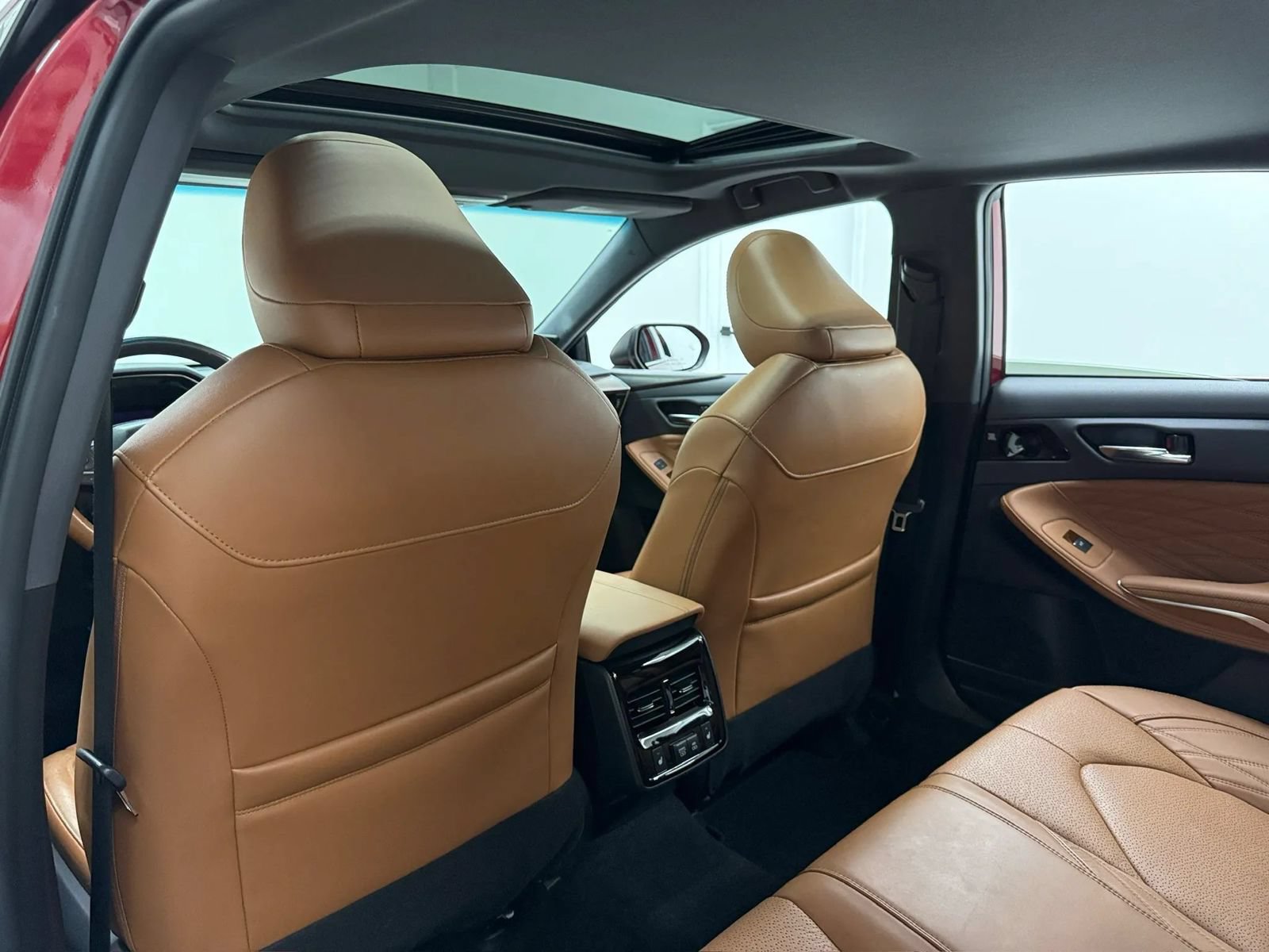 Used 2022 Toyota Avalon Limited w/ Advanced Safety Package FWD image 18