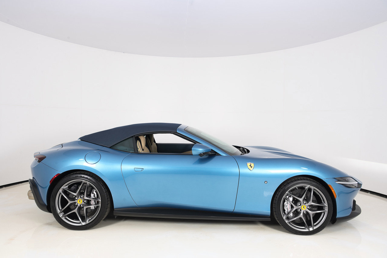Certified 2025 Ferrari Roma Spider RWD image 27