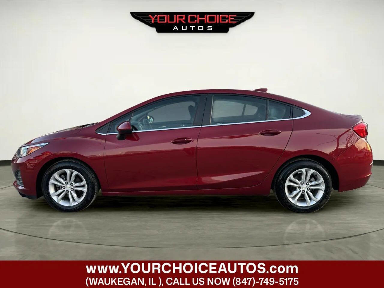 Used 2019 Chevrolet Cruze LT image 2