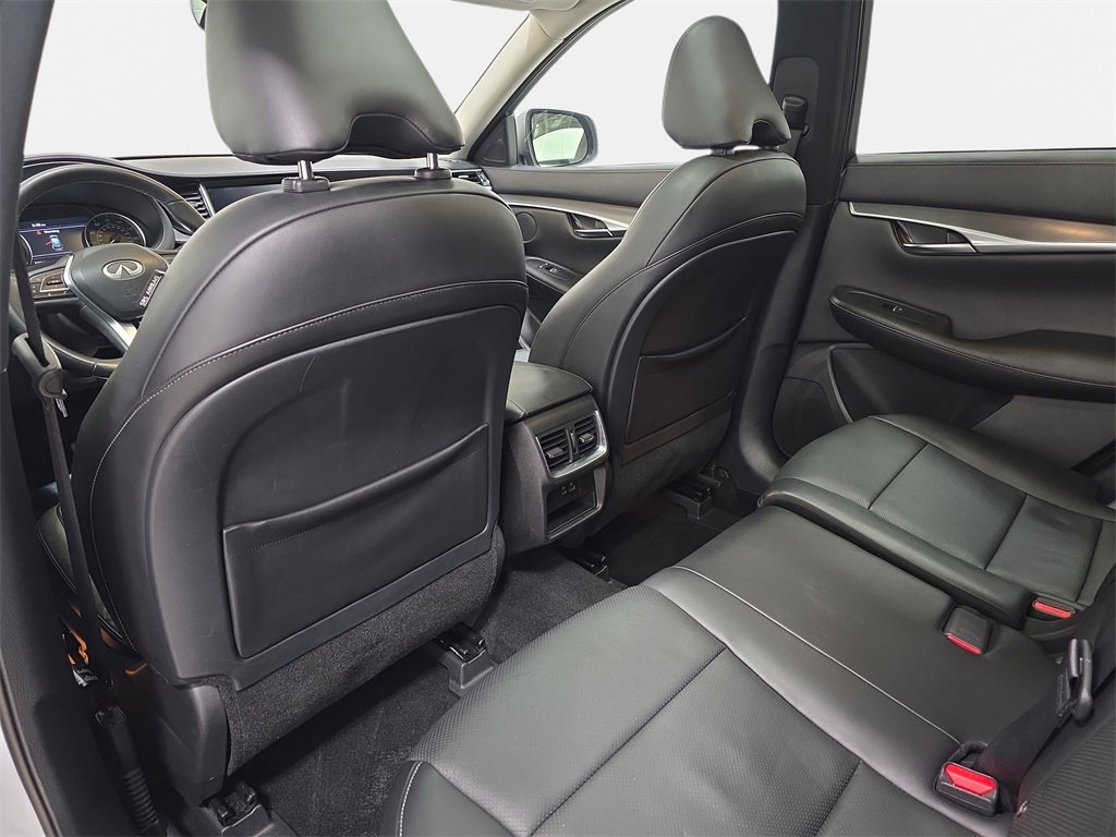 Certified 2023 INFINITI QX50 Luxe image 10