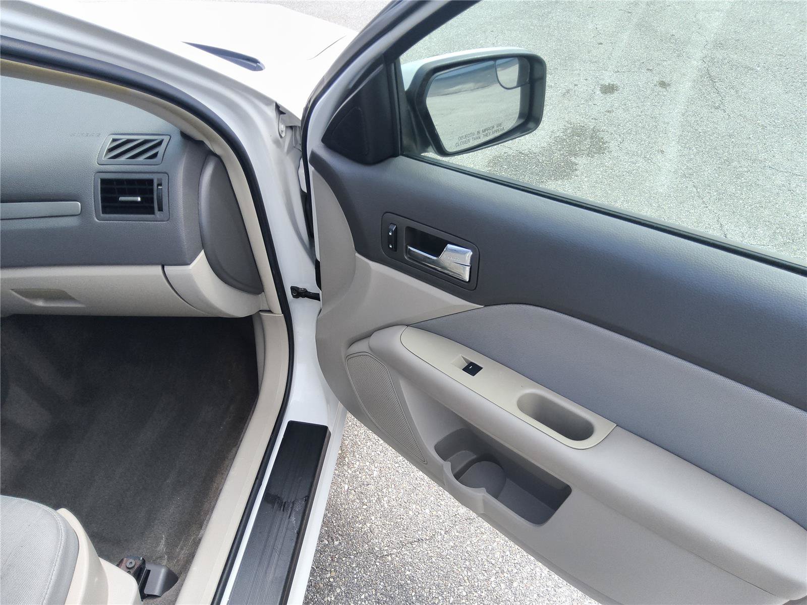 Used 2012 Ford Fusion SE FWD image 25
