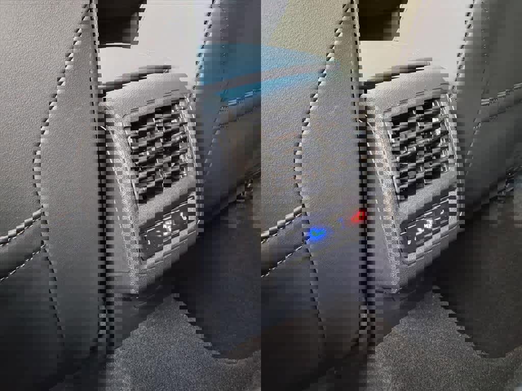 Used 2024 Volkswagen Golf R image 10