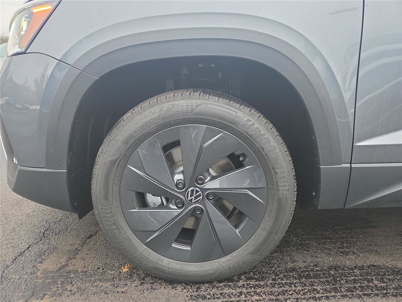 New 2026 Volkswagen Taos S image 10