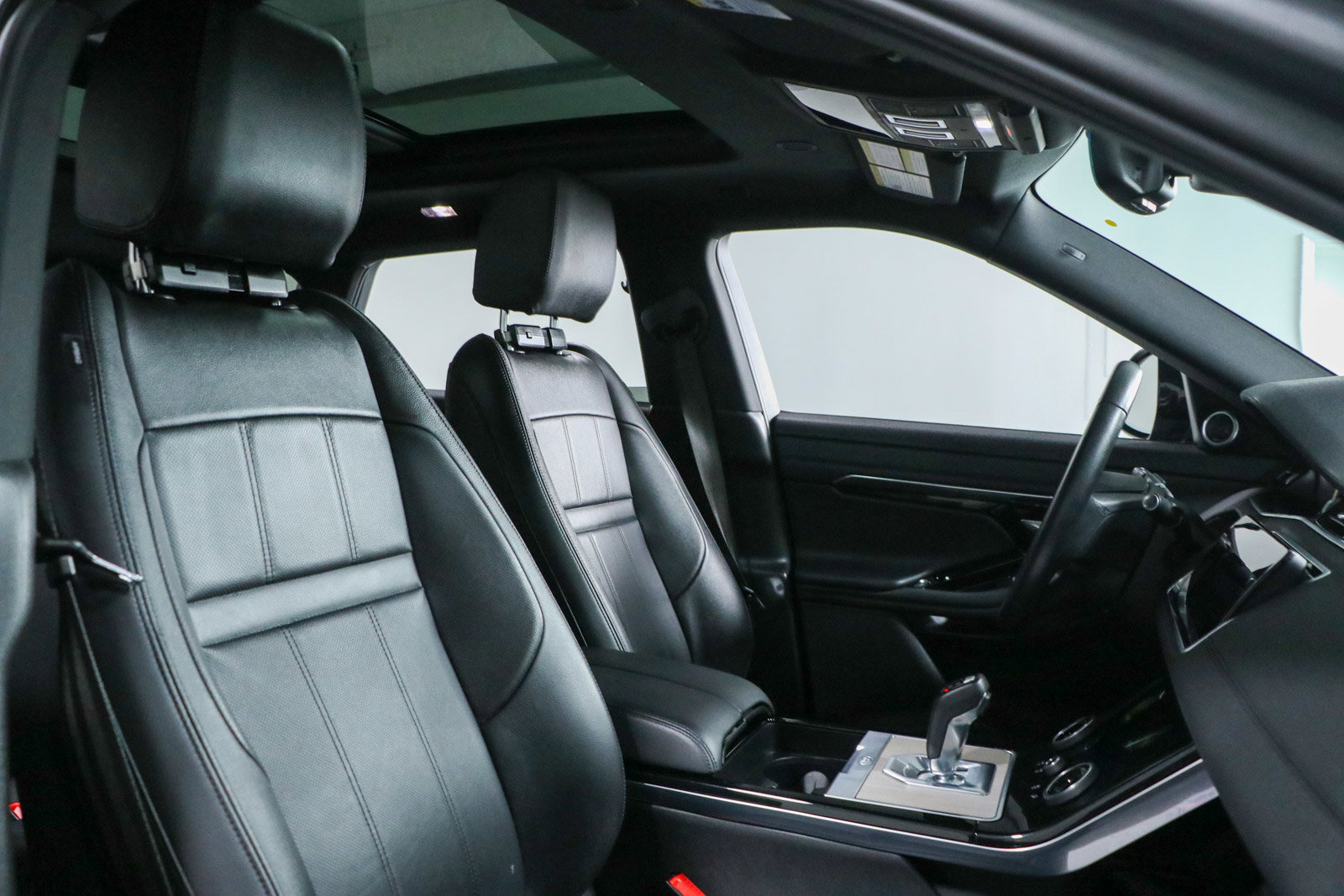 Used 2023 Land Rover Range Rover Evoque S image 29