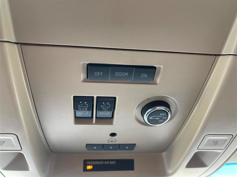 Used 2015 Chevrolet Suburban LTZ AWD/4WD image 98