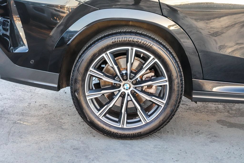 Used 2024 BMW X6 xDrive40i AWD/4WD image 12