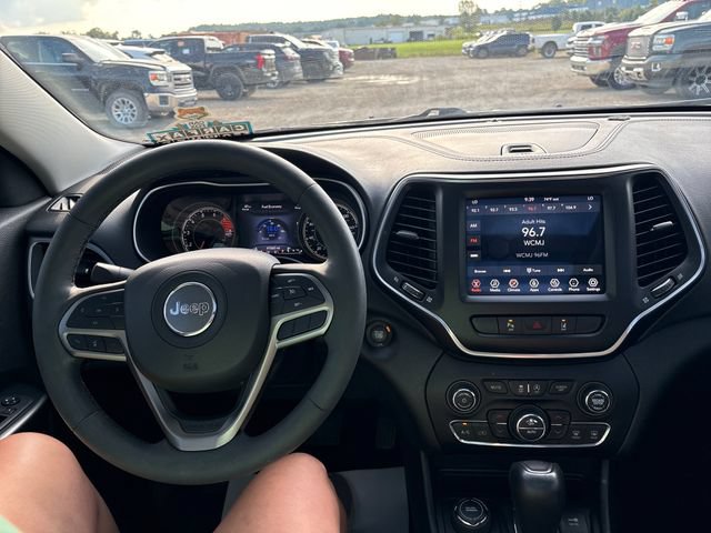 Used 2022 Jeep Cherokee Latitude Lux w/ Sun & Sound Group AWD/4WD image 10