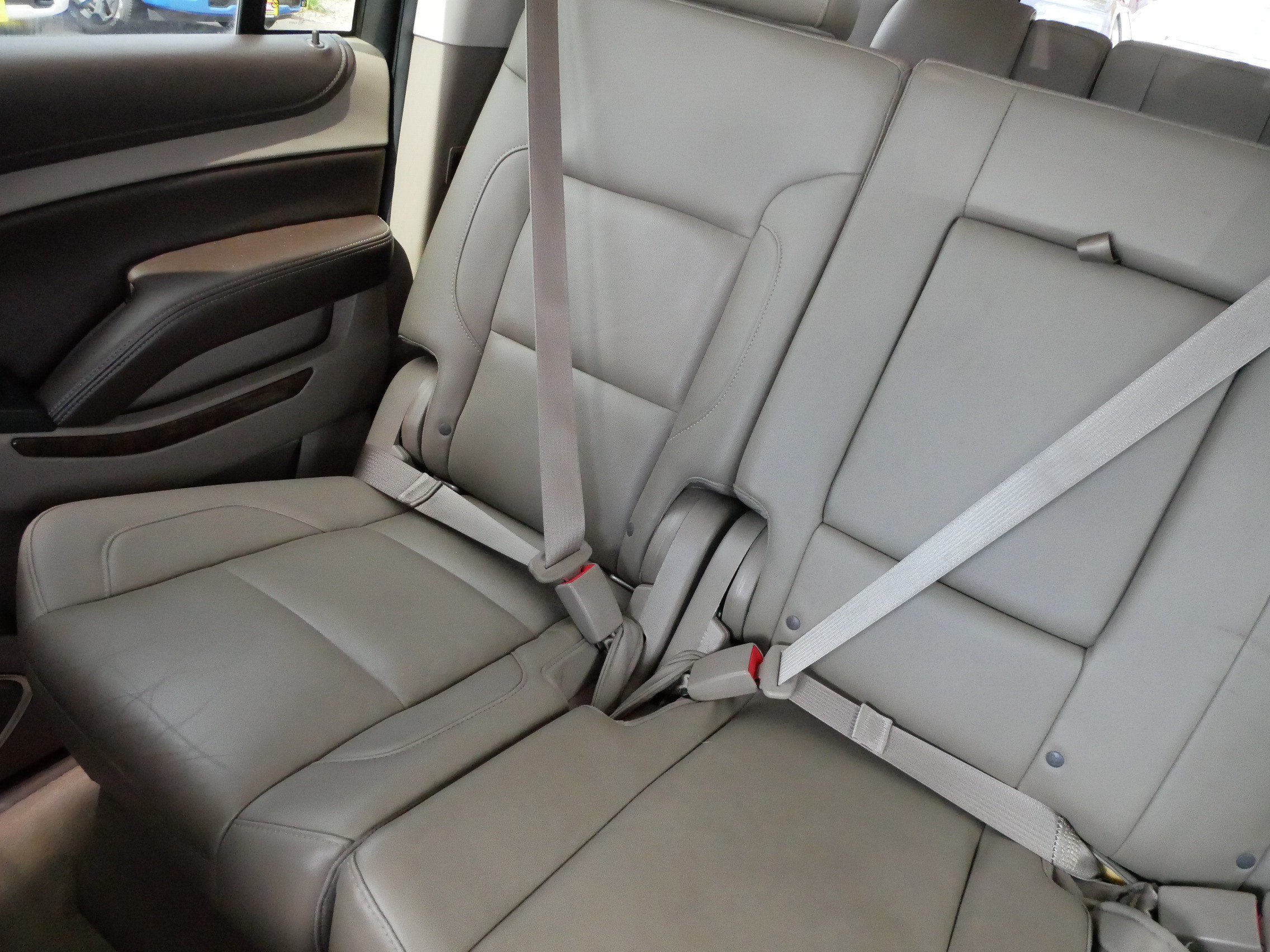 Used 2015 Chevrolet Suburban LT w/ Luxury Package AWD/4WD image 12
