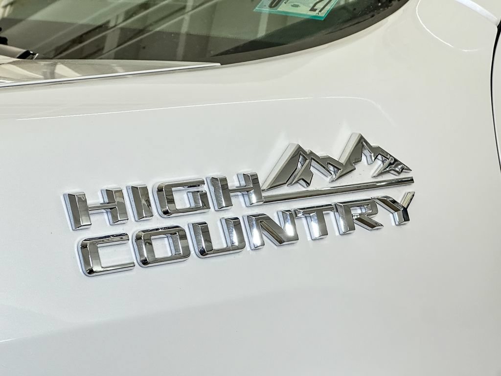 Used 2023 Chevrolet Silverado 2500 High Country AWD/4WD image 23