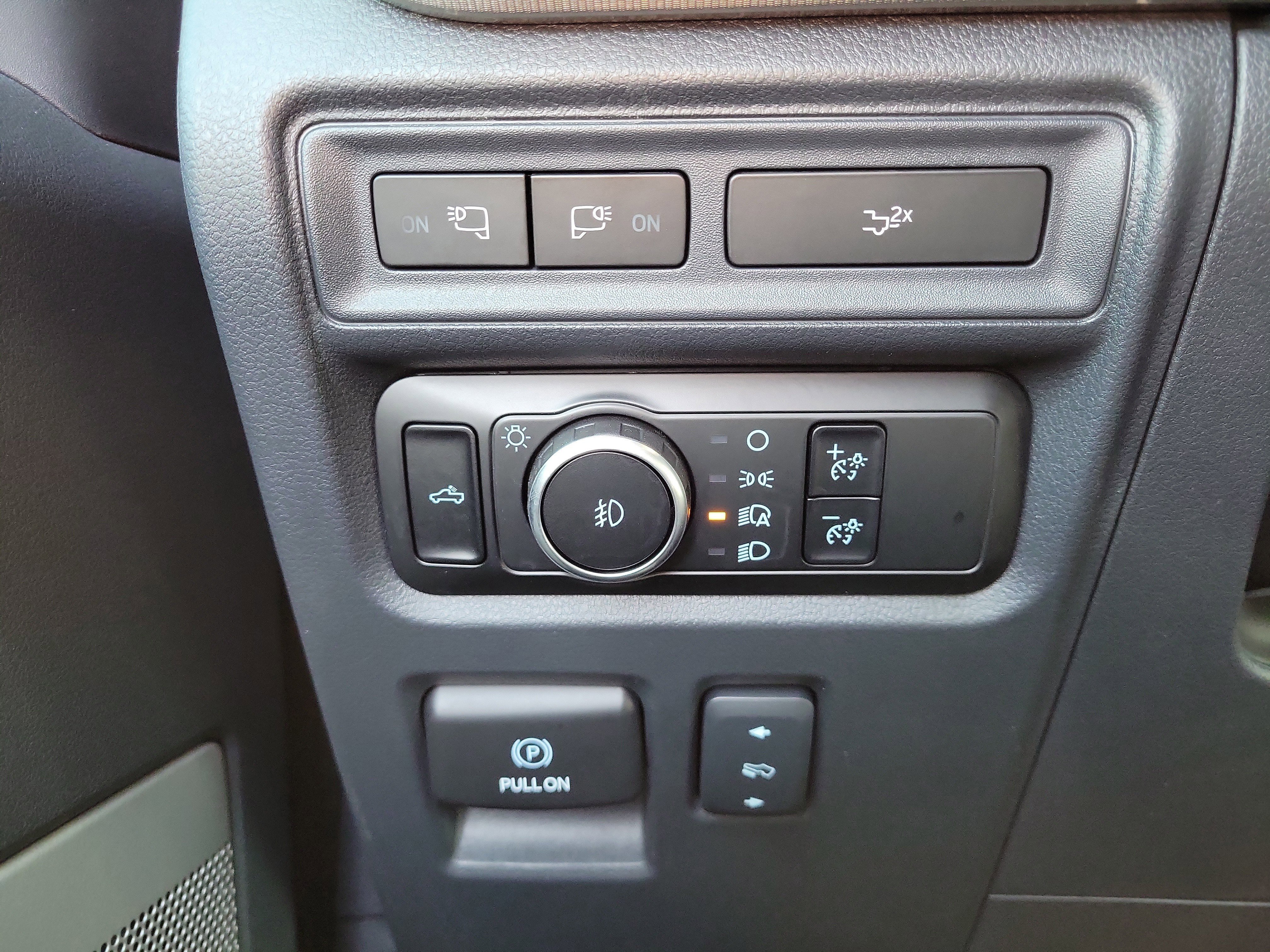 Used 2024 Ford F150 Lariat w/ FX4 Off-Road Package image 22