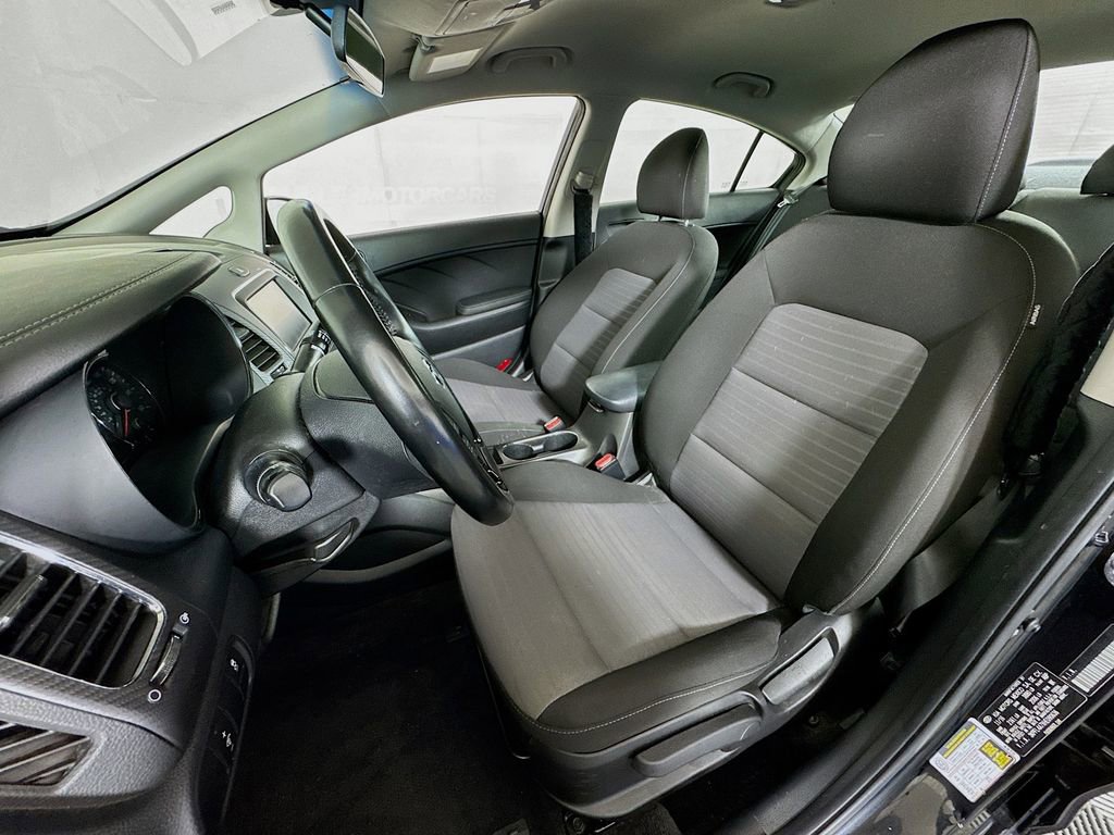 Used 2017 Kia Forte S image 19
