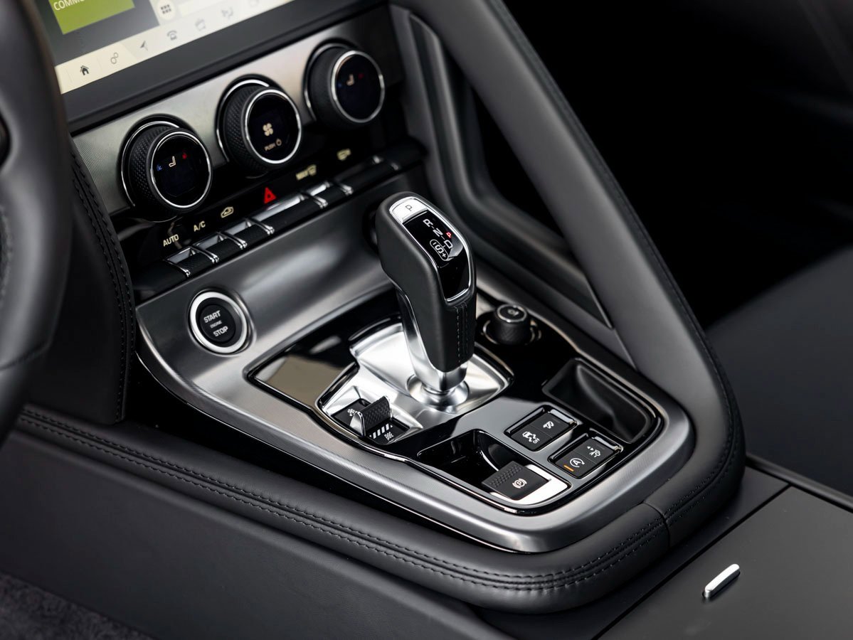 New 2024 Jaguar F-TYPE Coupe AWD image 19