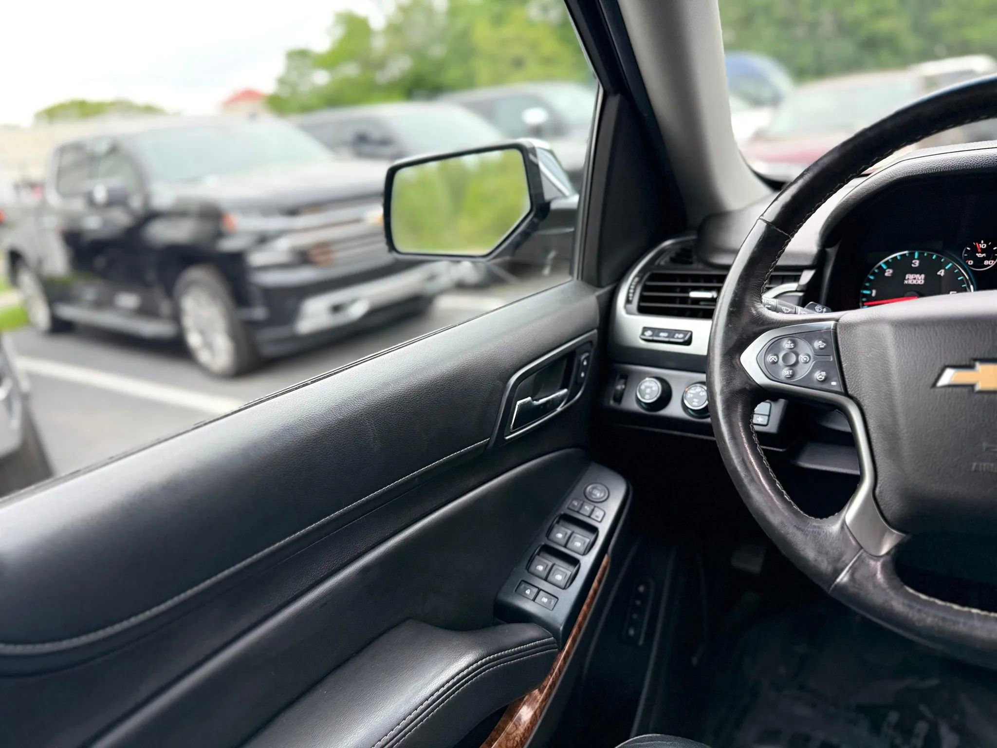 Used 2016 Chevrolet Suburban LTZ AWD/4WD image 28