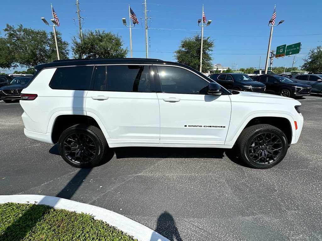 Used 2026 Jeep Grand Cherokee L Summit w/ Obsidian Package AWD/4WD image 4