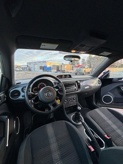 Used 2012 Volkswagen Beetle 2.0T image 19