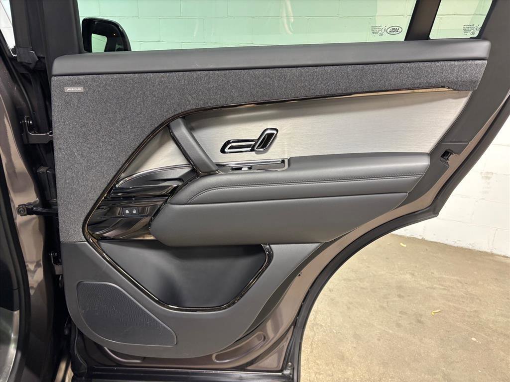 Used 2024 Land Rover Range Rover Sport SE image 41