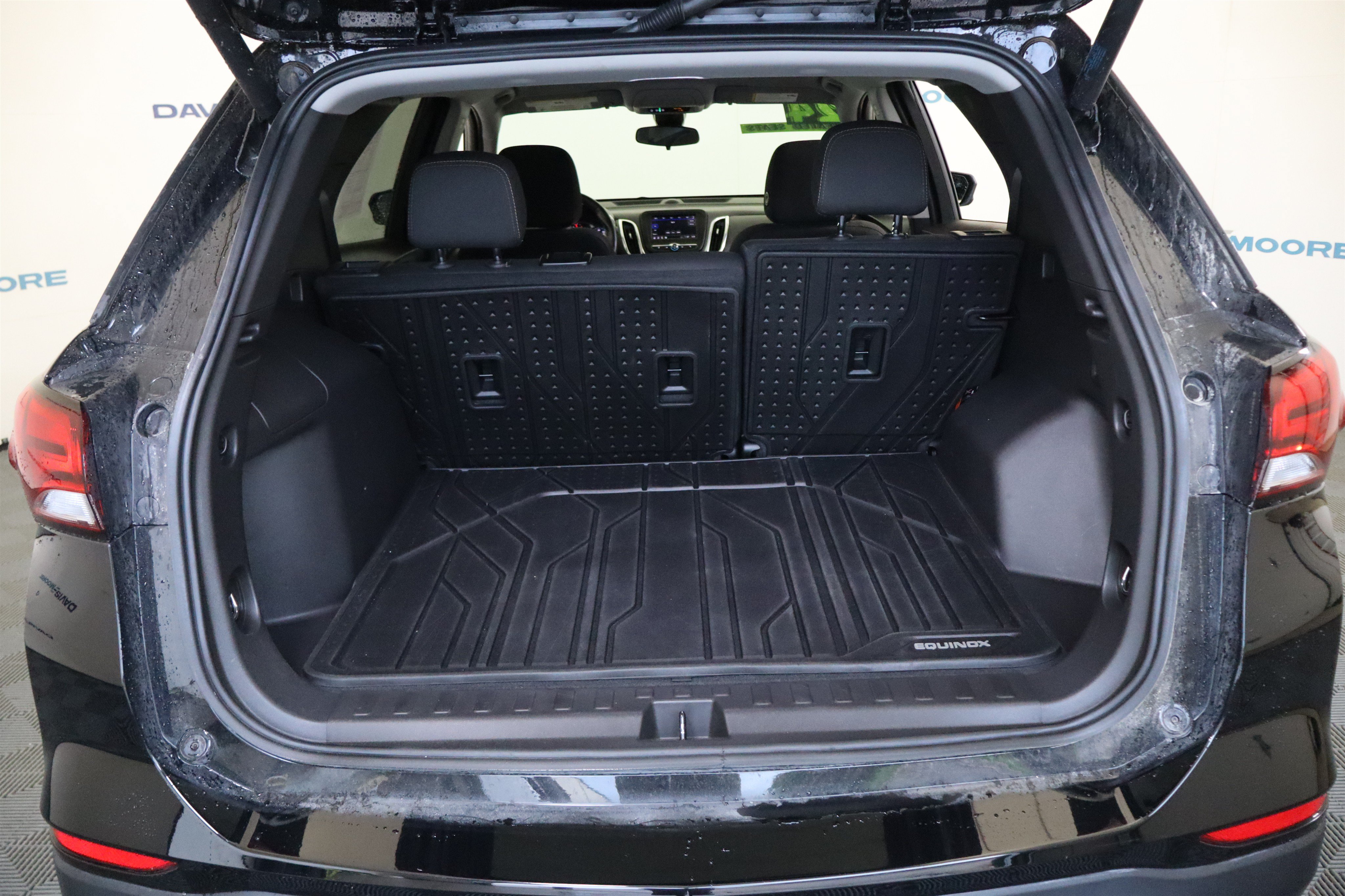 Used 2024 Chevrolet Equinox LT w/ LPO, Floor Liner Package FWD image 10