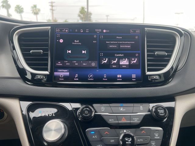 Used 2022 Chrysler Pacifica Touring-L image 15