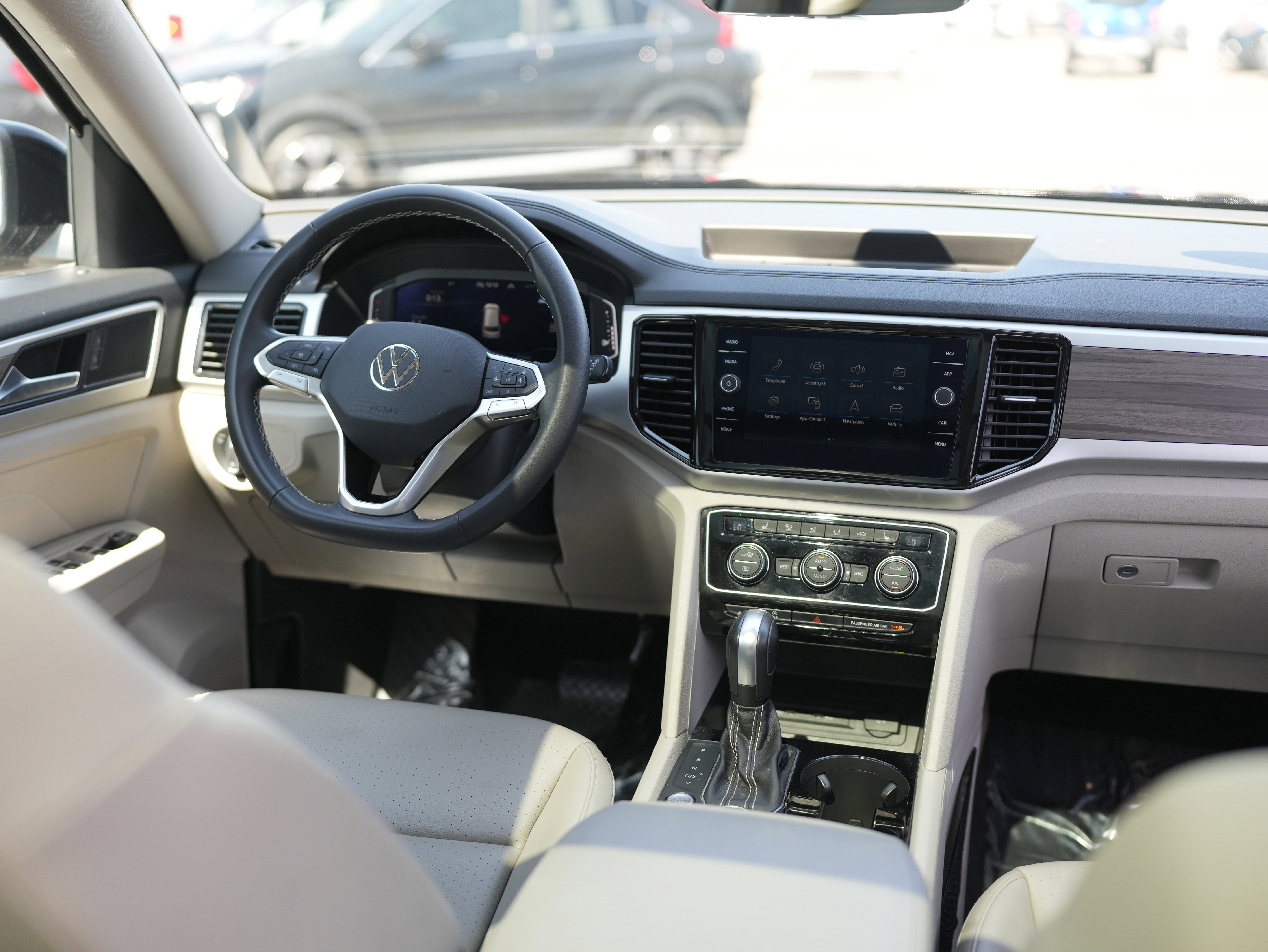 Used 2023 Volkswagen Atlas SEL image 25