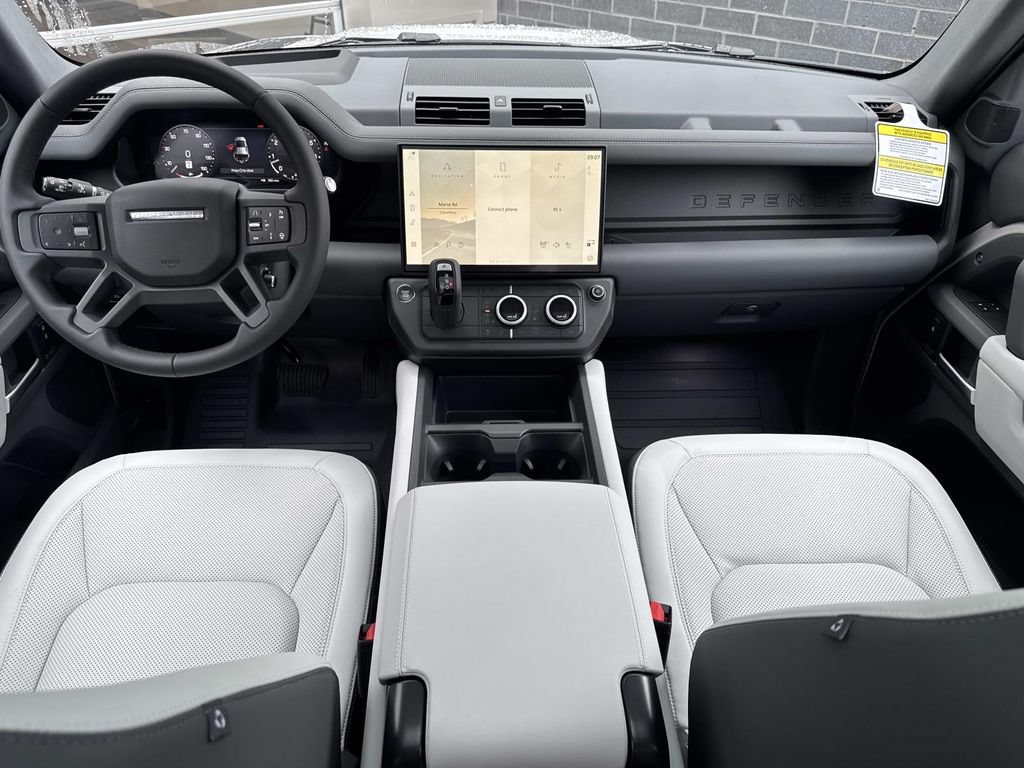 New 2026 Land Rover Defender 110 X-Dynamic SE AWD/4WD image 19