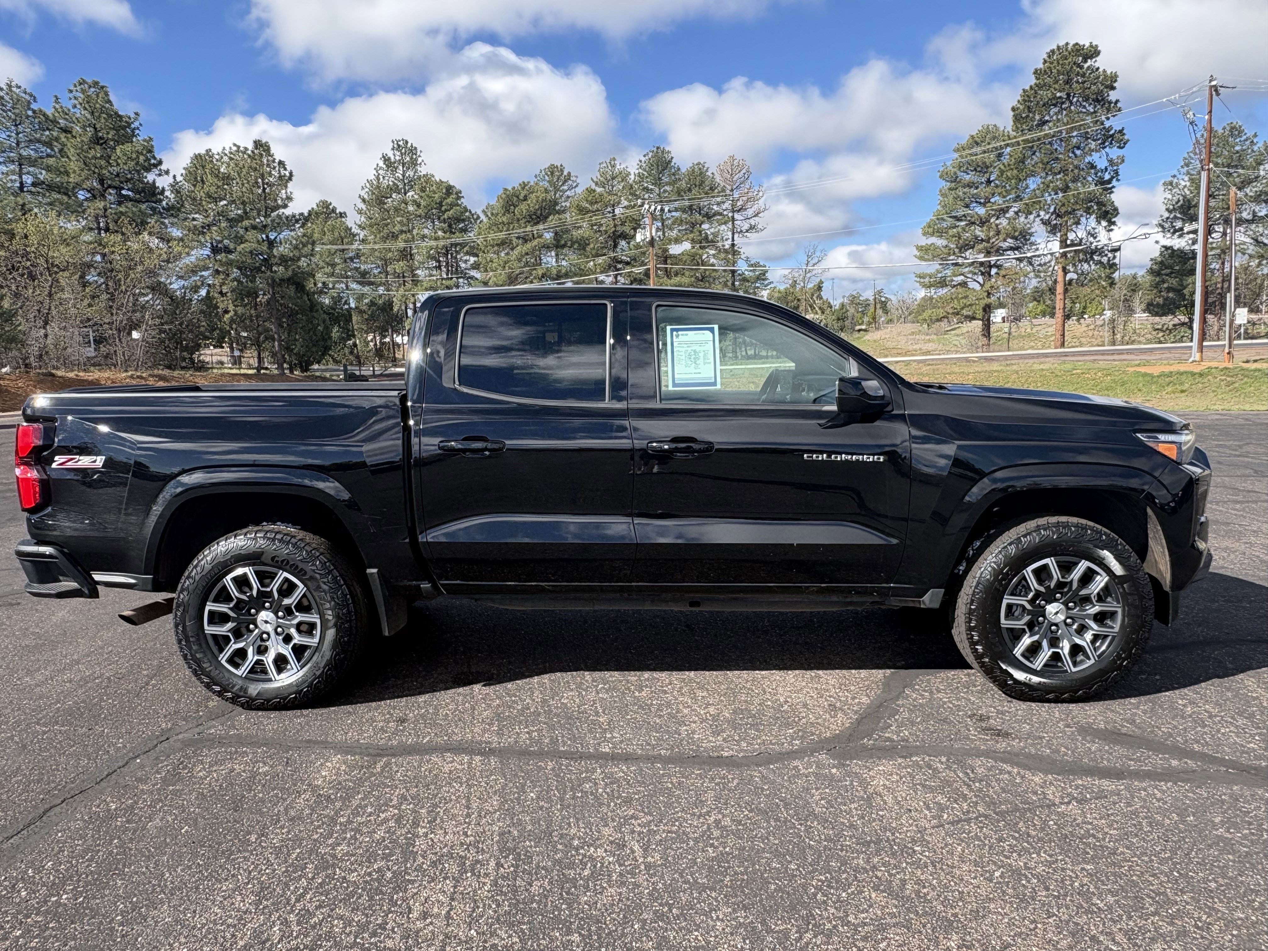Used 2023 Chevrolet Colorado Z71 AWD/4WD image 7