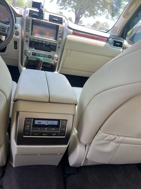 Used 2017 Lexus GX 460 Premium w/ Premium Package AWD/4WD image 12