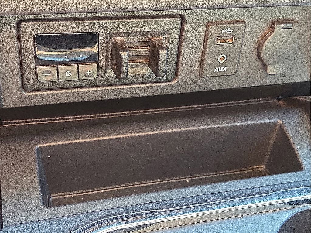 Used 2018 Nissan Titan PRO-4X image 30