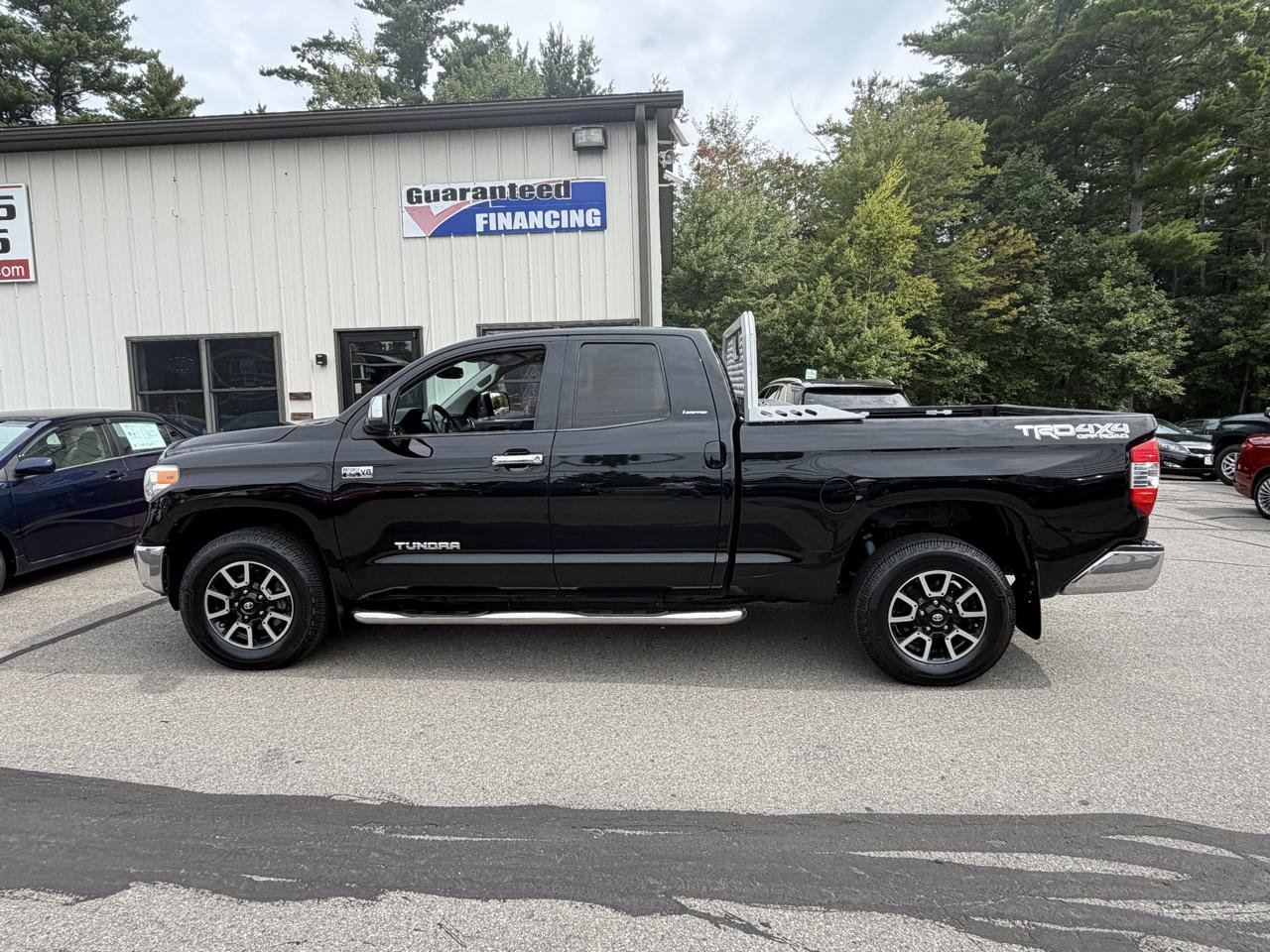 Used 2014 Toyota Tundra Limited w/ Limited Premium Package AWD/4WD image 7