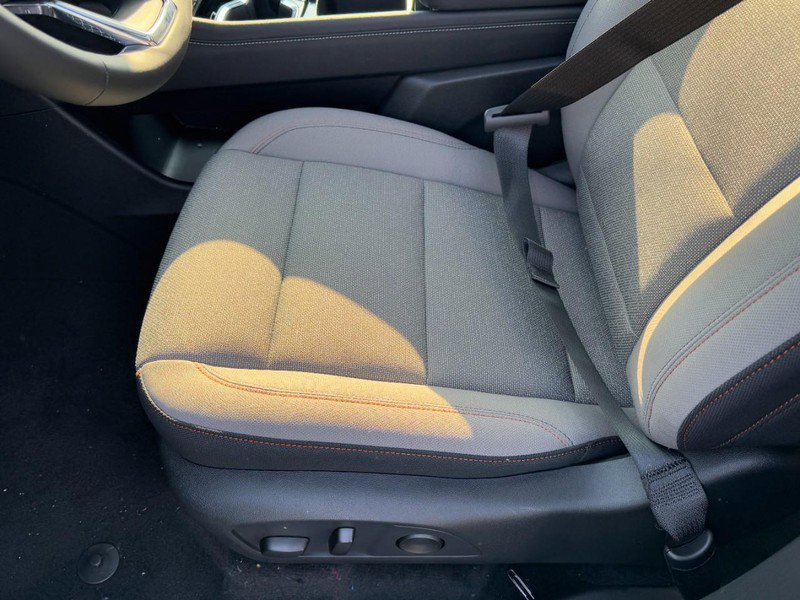 New 2026 Chevrolet Traverse LT w/ Sun and Wheel Package image 38