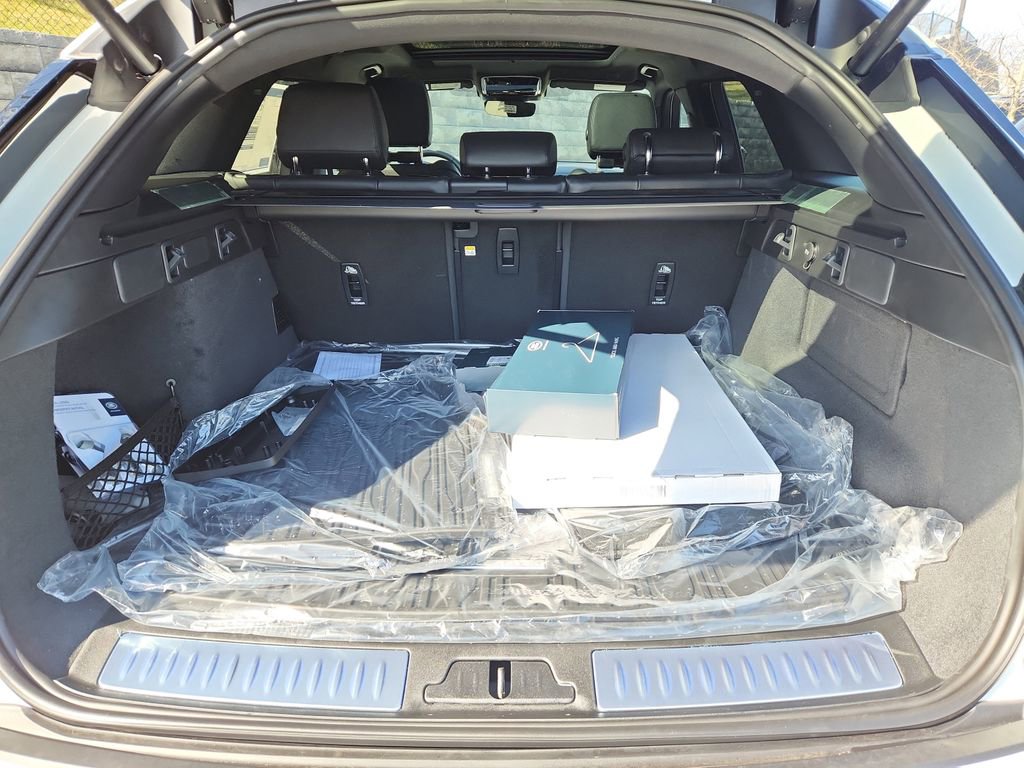 Certified 2026 Land Rover Range Rover Velar Dynamic SE AWD/4WD image 13