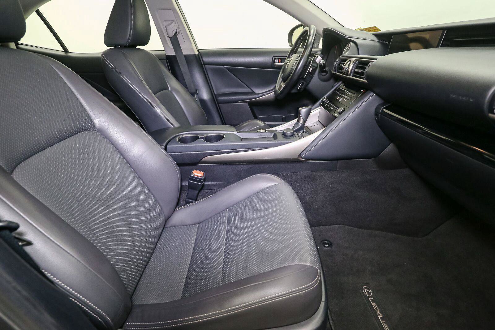 Used 2018 Lexus IS 300 AWD w/ Comfort Package image 16
