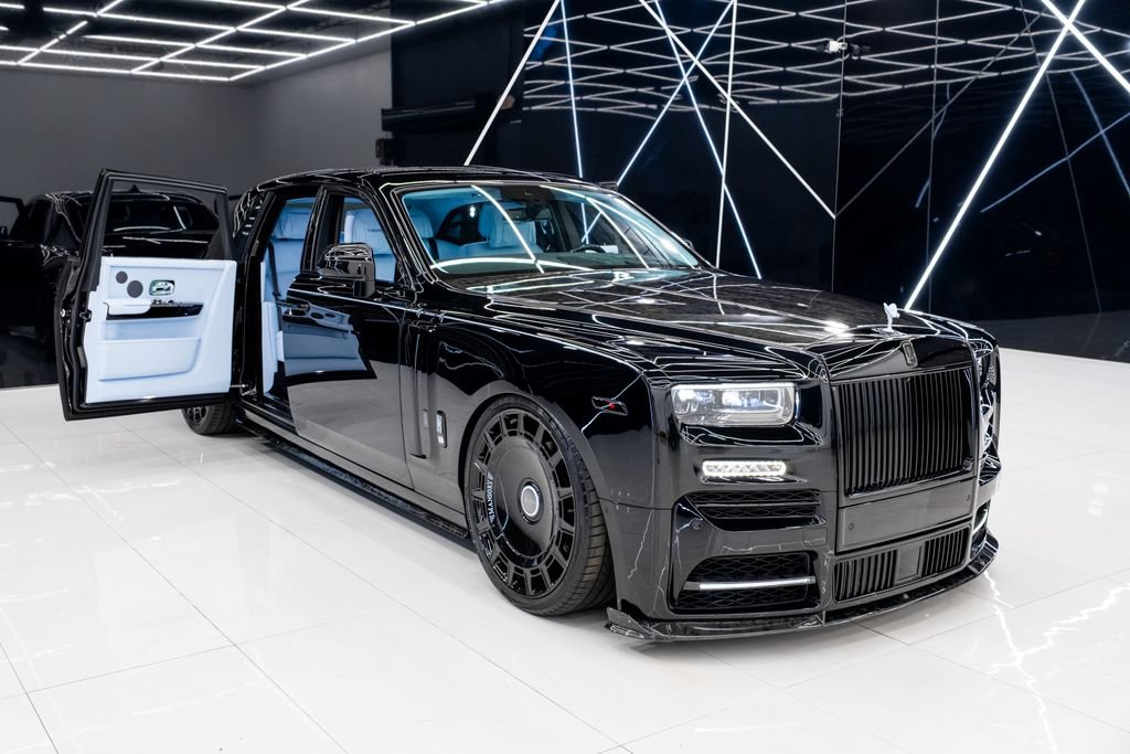 Used 2026 Rolls-Royce Phantom Sedan RWD image 35