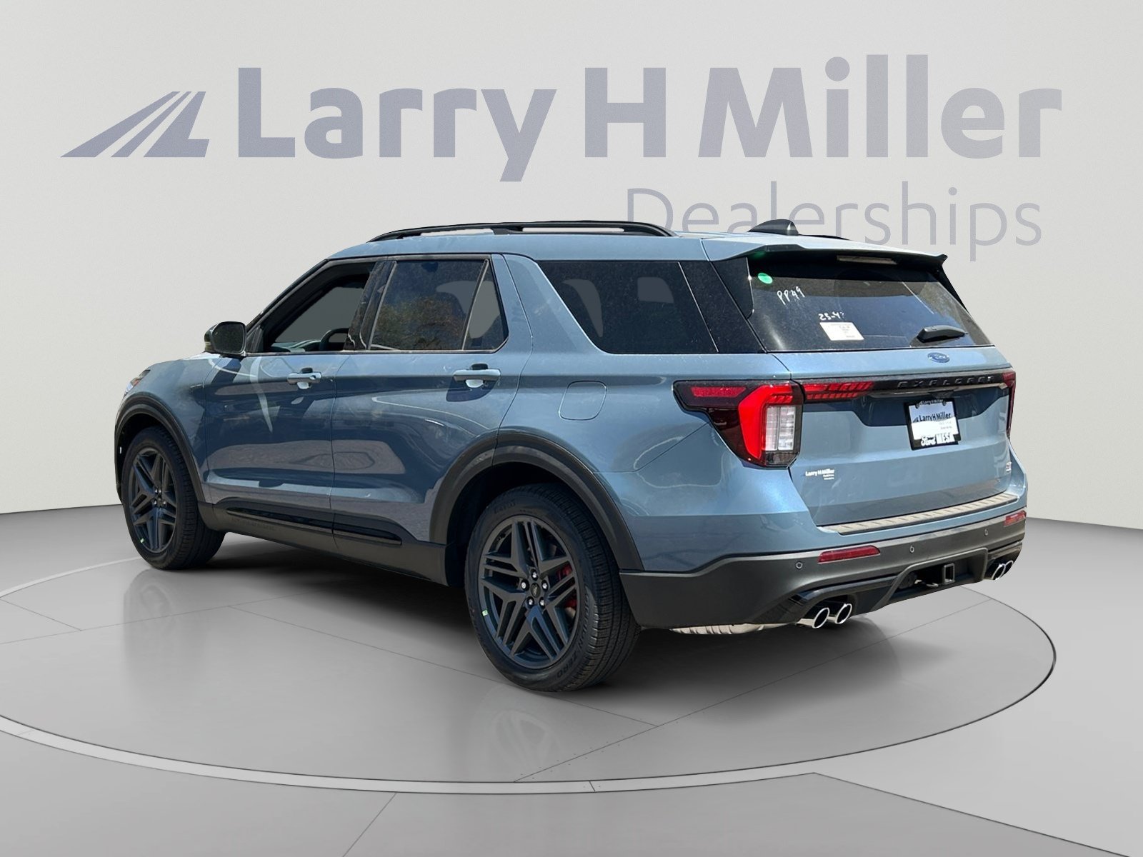 New 2026 Ford Explorer ST w/ Sun And Sound Package AWD/4WD image 3
