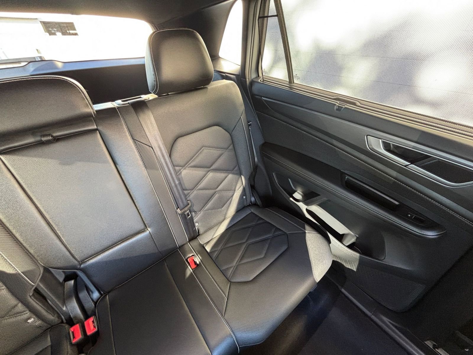 Used 2025 Volkswagen Atlas Cross Sport SE image 37